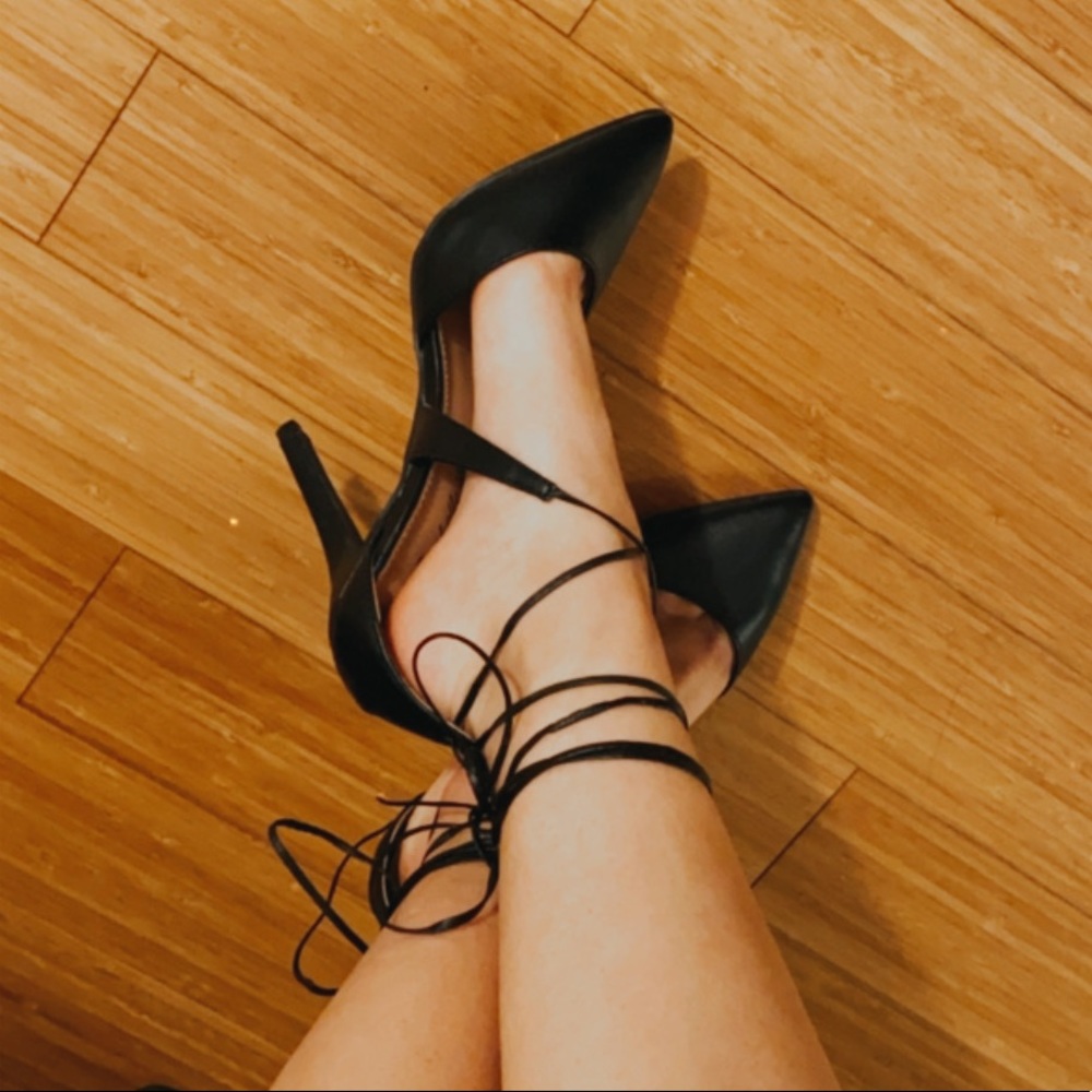 Tie Up Pointed Toe Heel